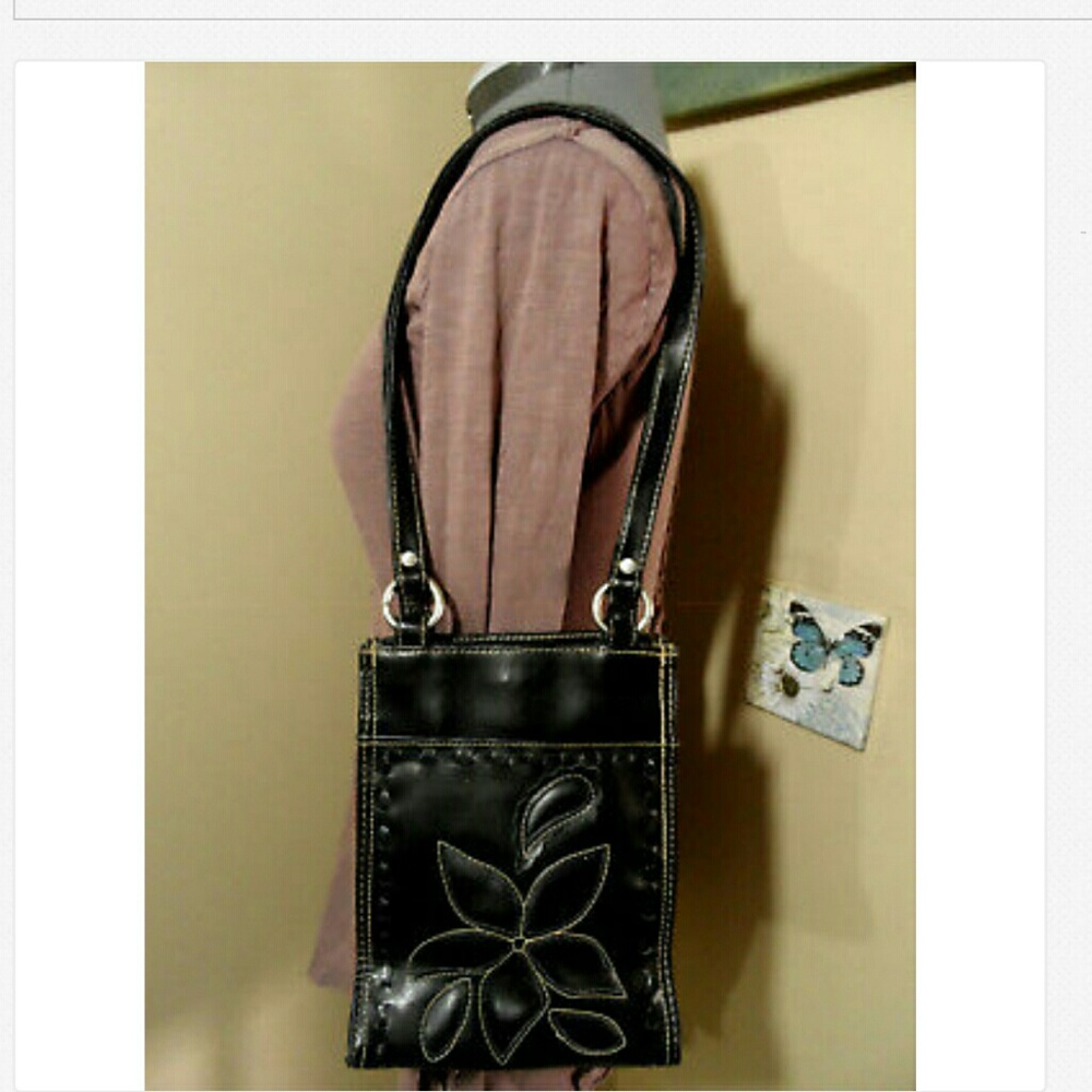 PLEATHER PURSE Black Floral & Laced Design